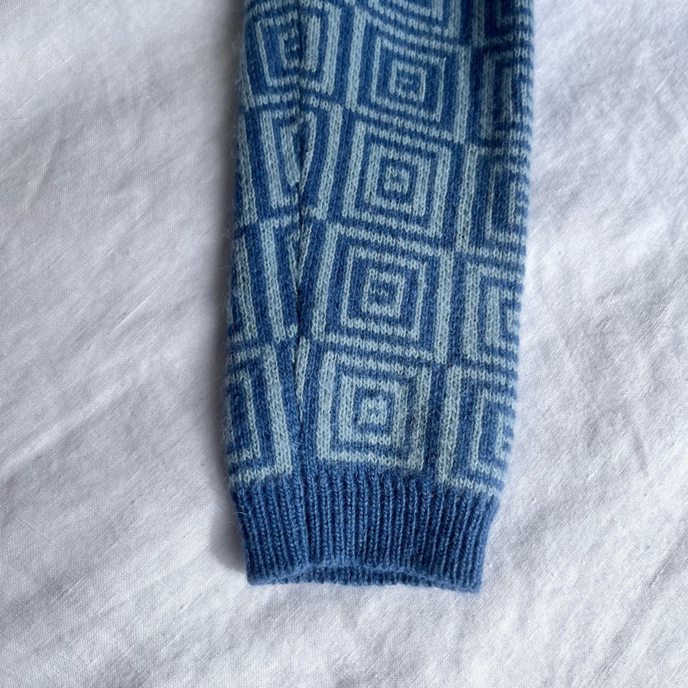 Blue Sweater - Picture 5 of 7